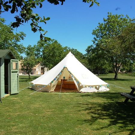 Camping La Foret De Tesse Zewnętrze zdjęcie