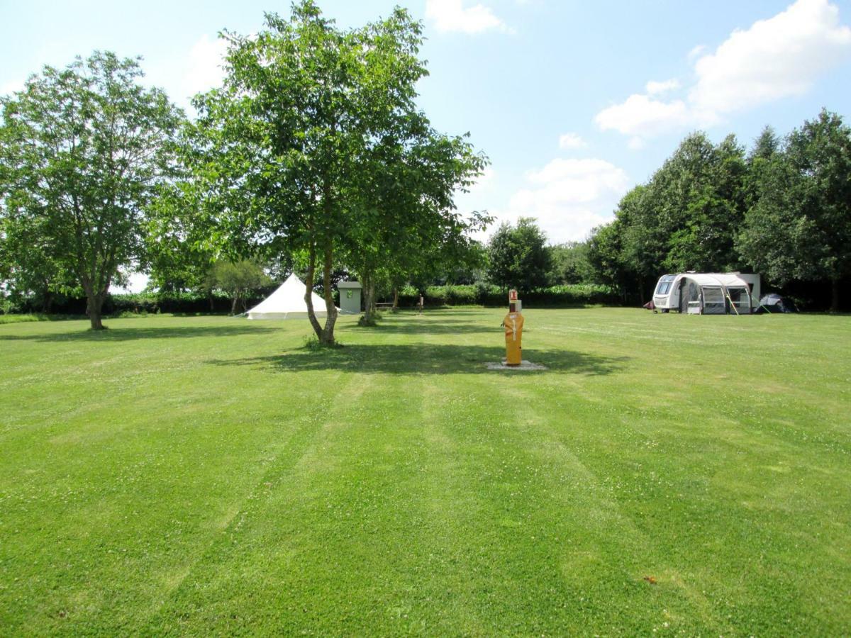 Camping La Foret De Tesse Zewnętrze zdjęcie