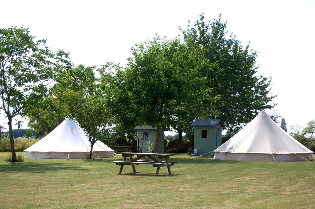 Camping La Foret De Tesse Zewnętrze zdjęcie